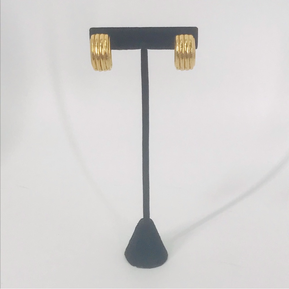 3/$15 Mimi Di N Gold Tone Ribbed Hoop Clip-On Earrings - Picture 8 of 8